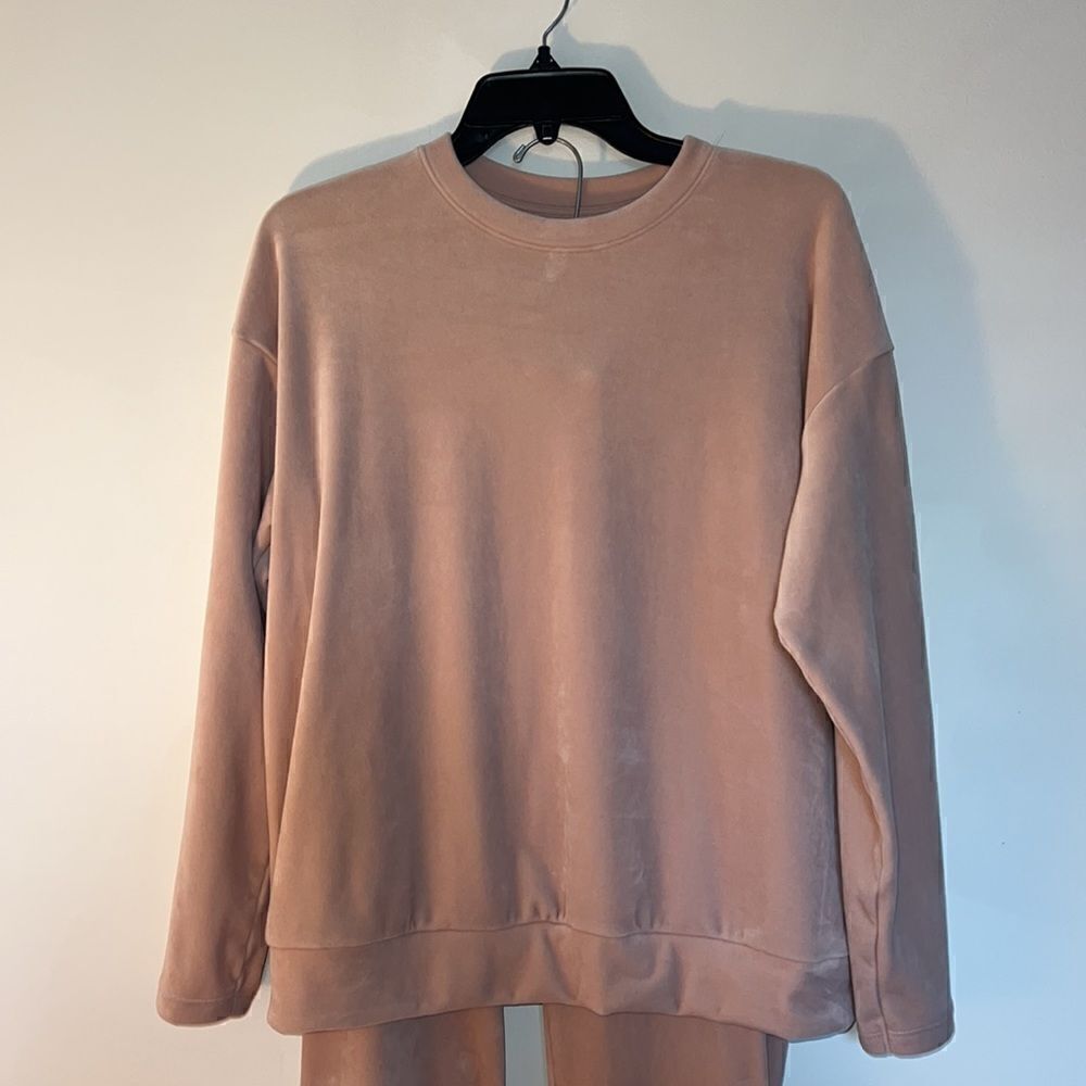 Women’s M Luxe Luxury Butter soft velour Pink sweatshirt & jogger pants - Picture 3 of 13